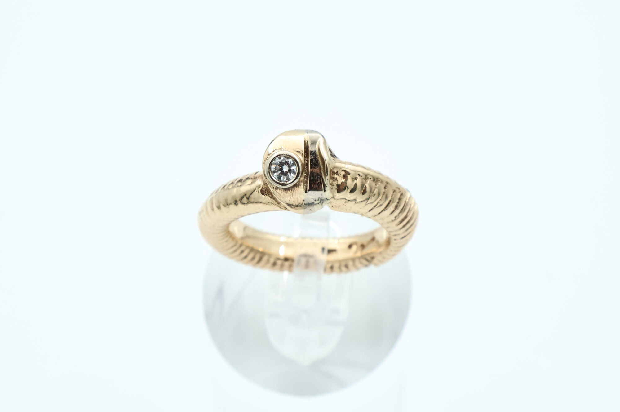 Ring i gult gull med diamant - Bilde 2