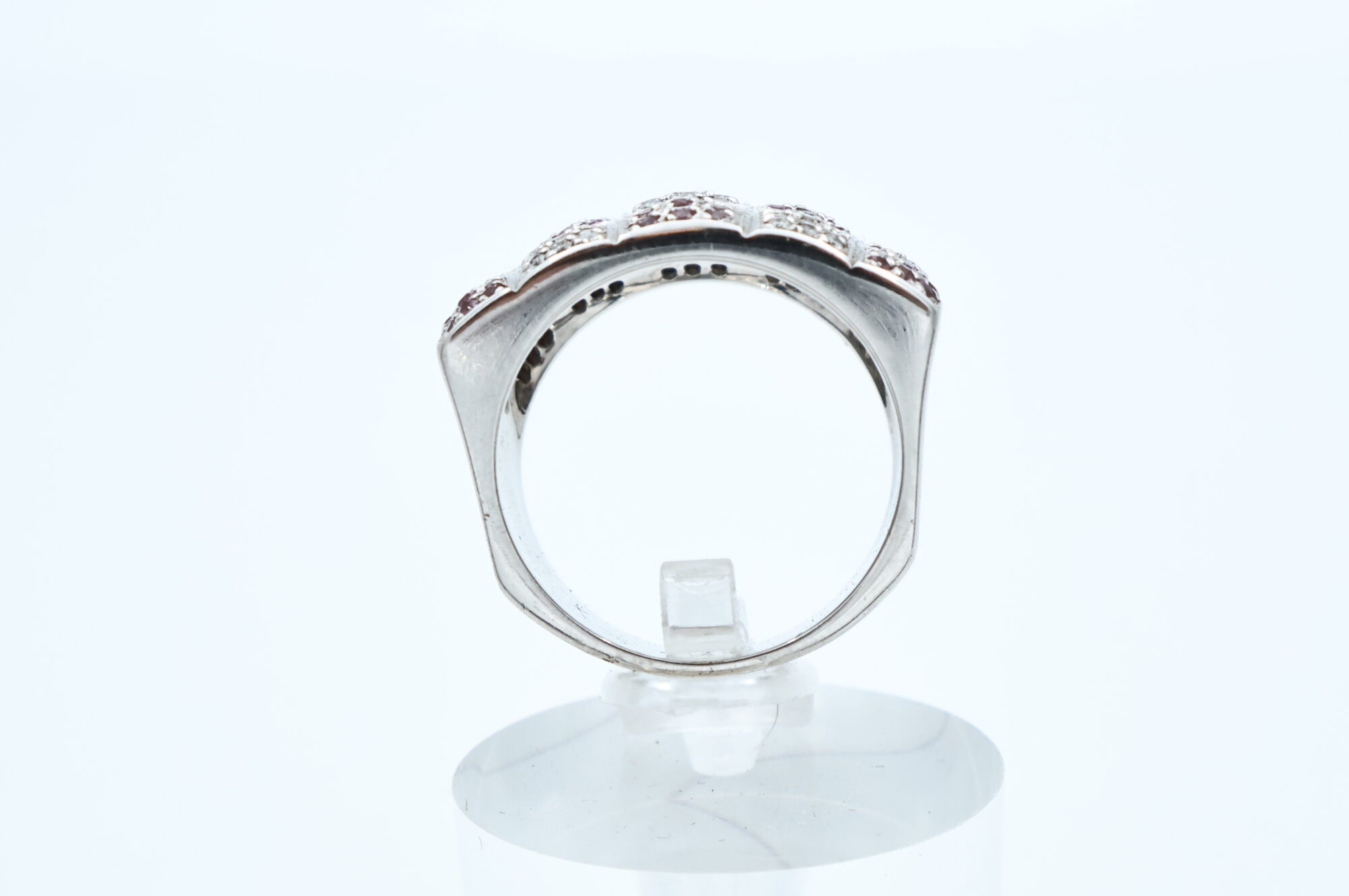 Ring i hvitt gull med diamanter og rosa stener - Bilde 3