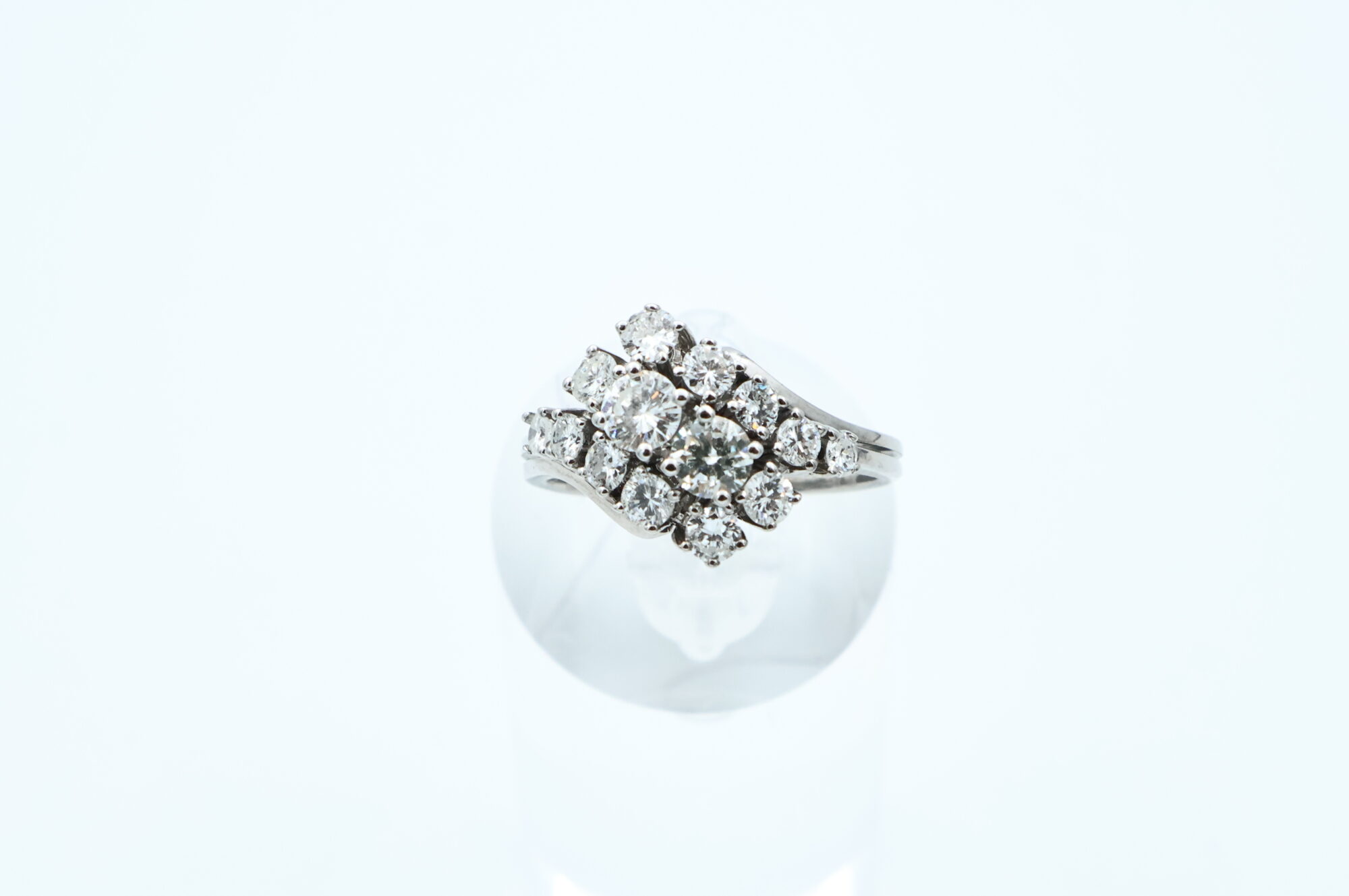 Ring i hvitt gull med diamanter - Bilde 2