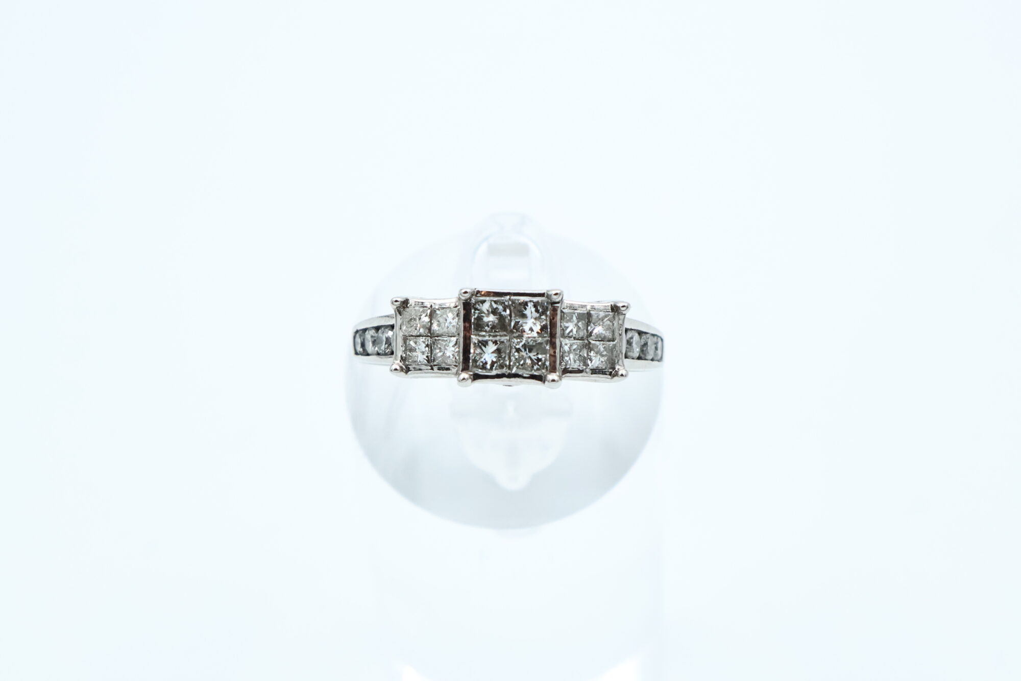 Ring i hvitt gull med diamanter - Bilde 2
