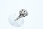 Ring i hvitt gull med diamanter