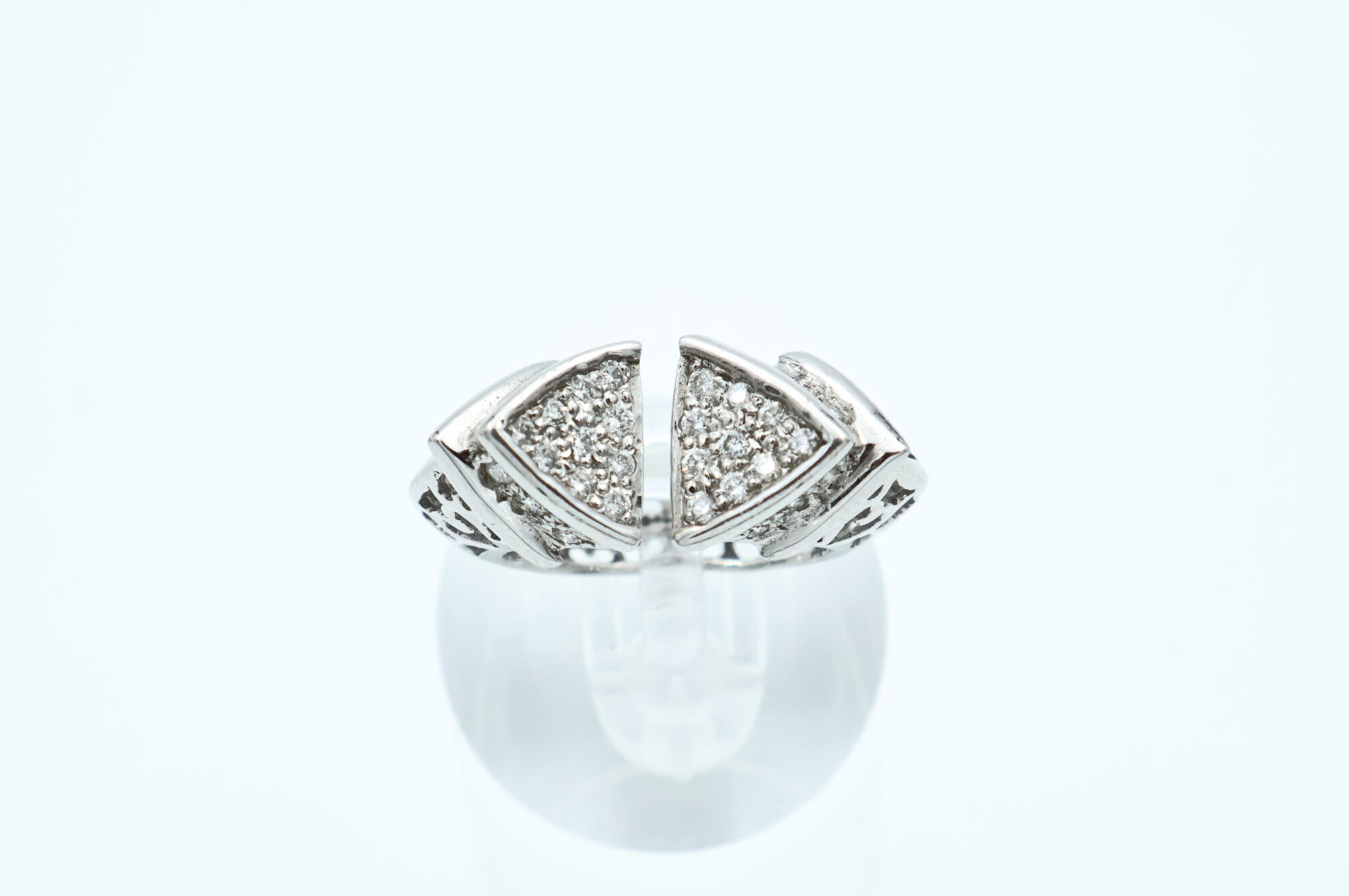 Ring i hvitt gull med diamanter - Bilde 2