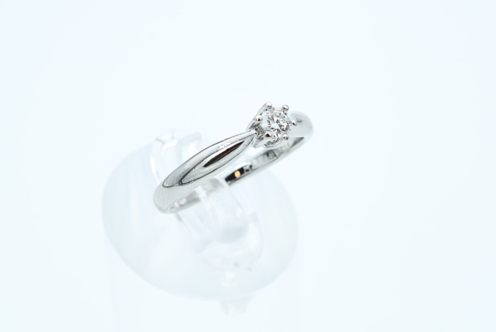 Ring i hvitt gull med diamant - Bilde 1