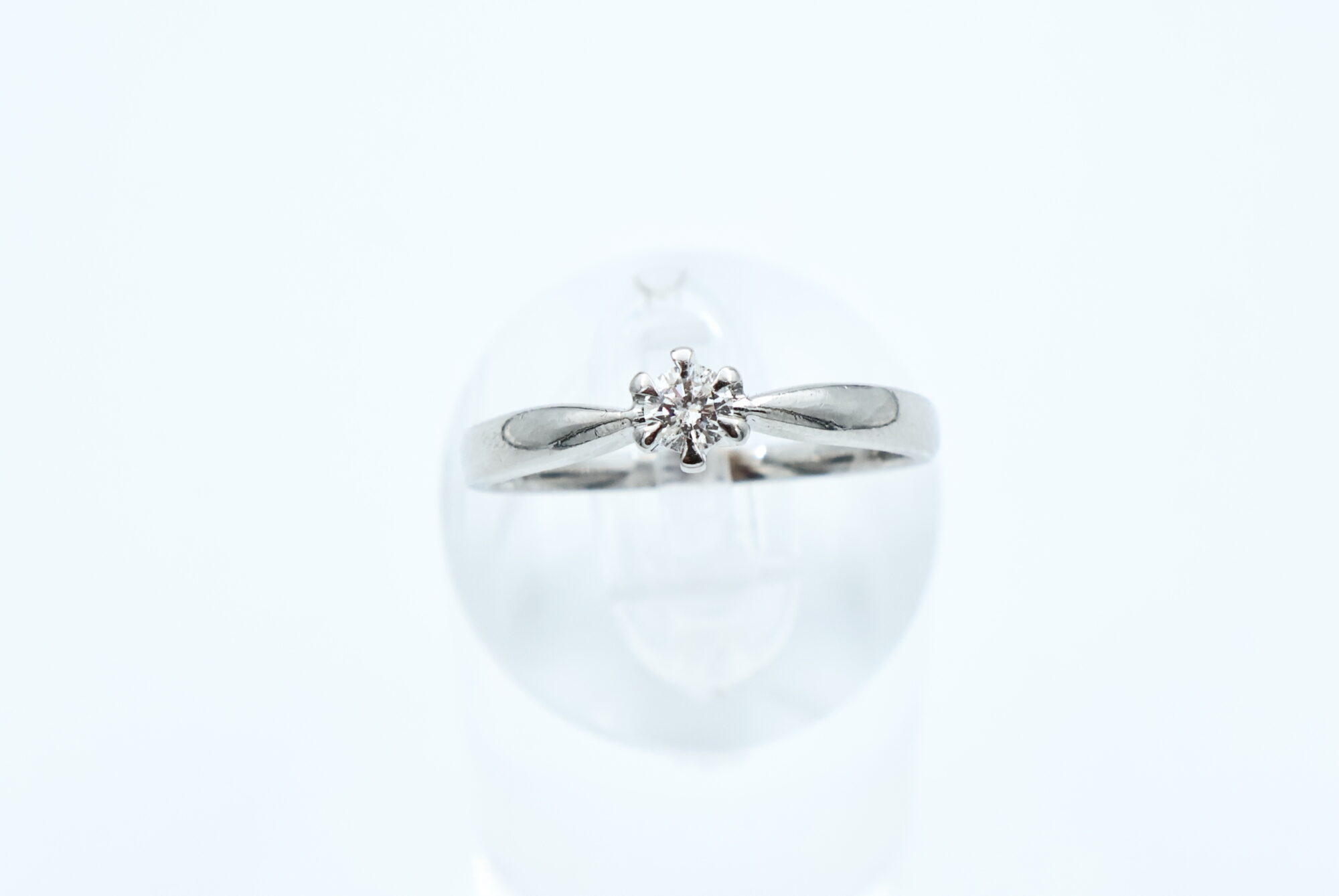 Ring i hvitt gull med diamant - Bilde 2