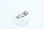 Ring i hvitt gull med diamant
