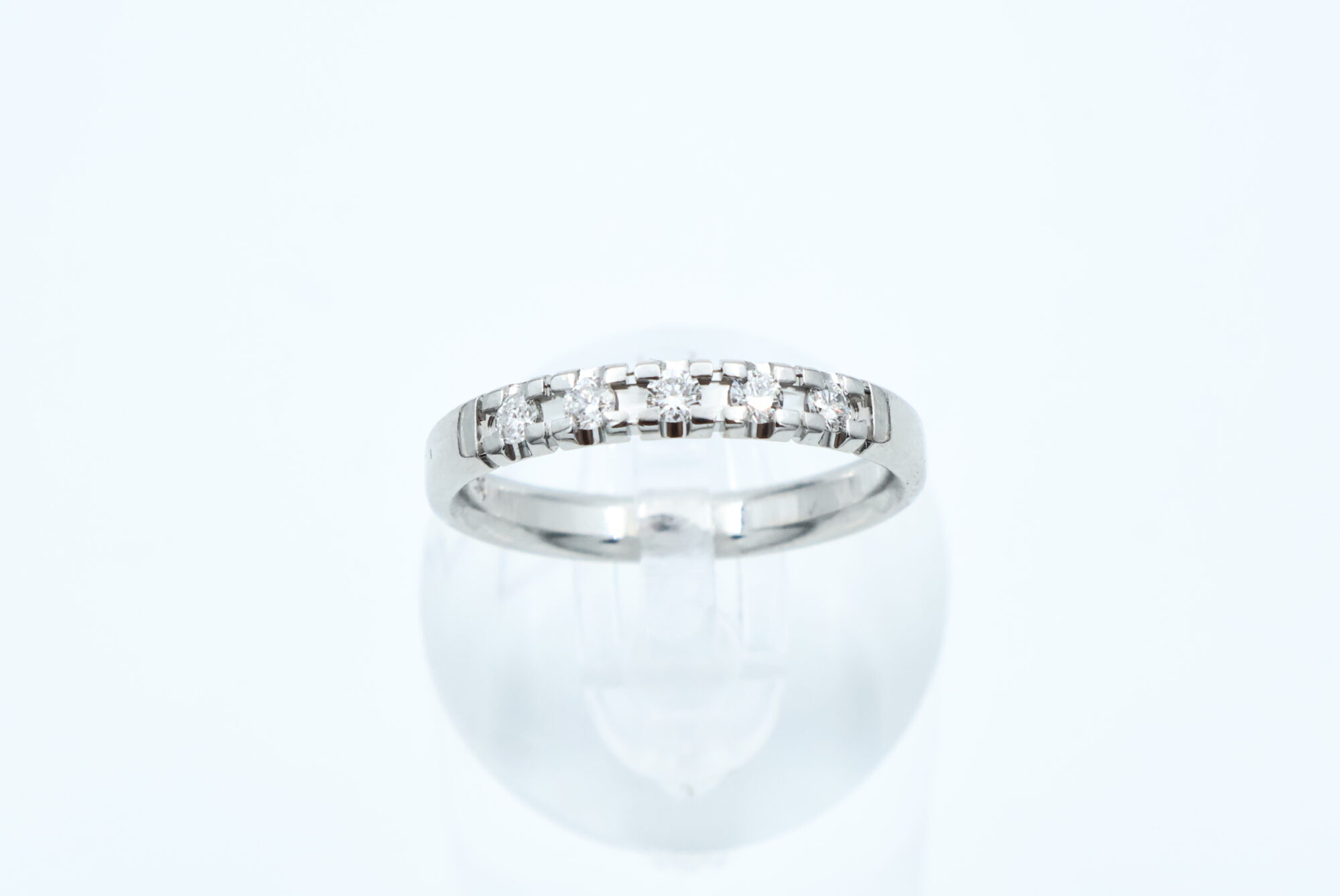 Ring i hvitt gull med diamanter - Bilde 2