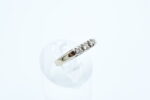 Ring i hvitt gull med diamanter