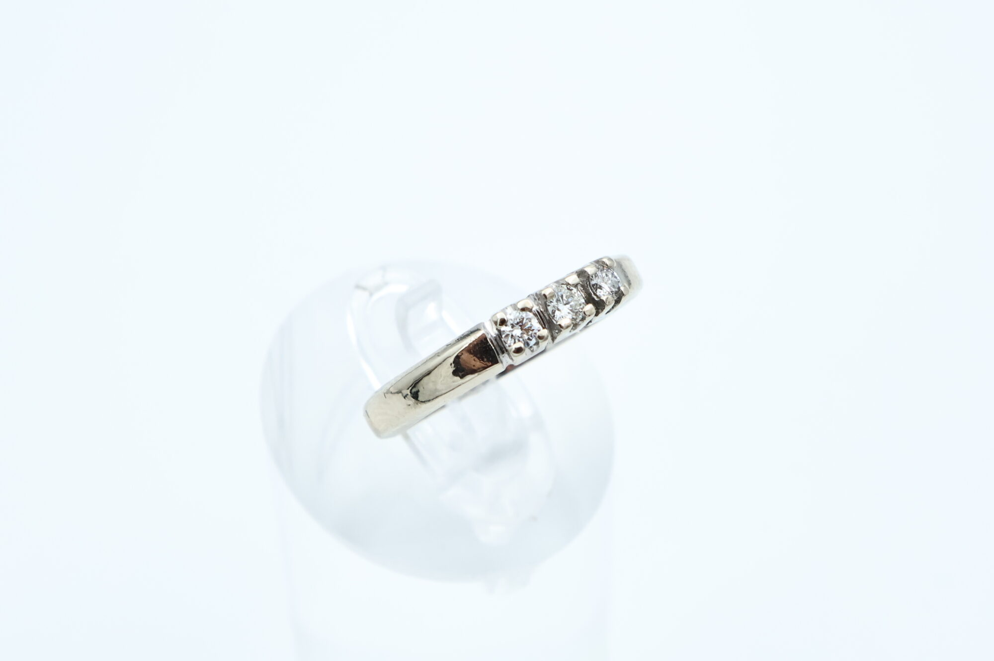 Ring i hvitt gull med diamanter - Bilde 1