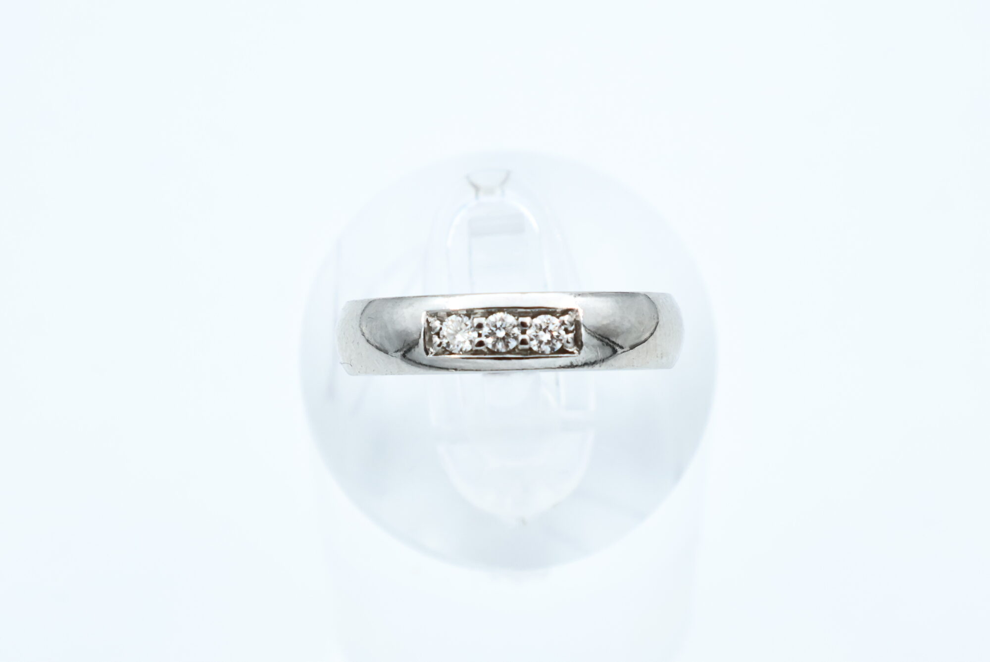 Ring i hvitt gull med diamanter - Bilde 2
