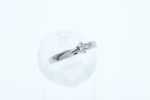 Ring i hvitt gull med diamant
