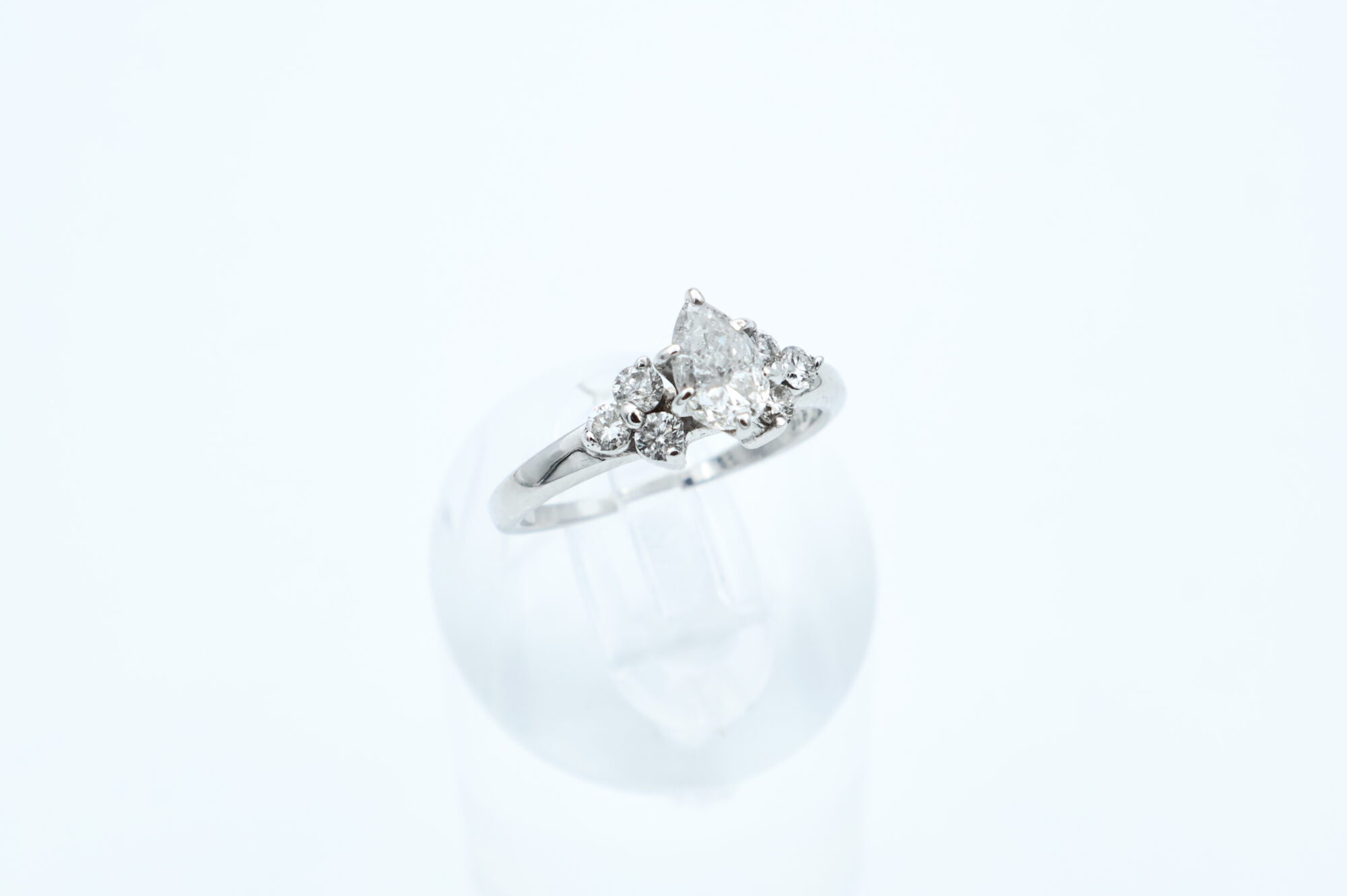 Ring i hvitt gull med diamant (0,45ct) - Bilde 1