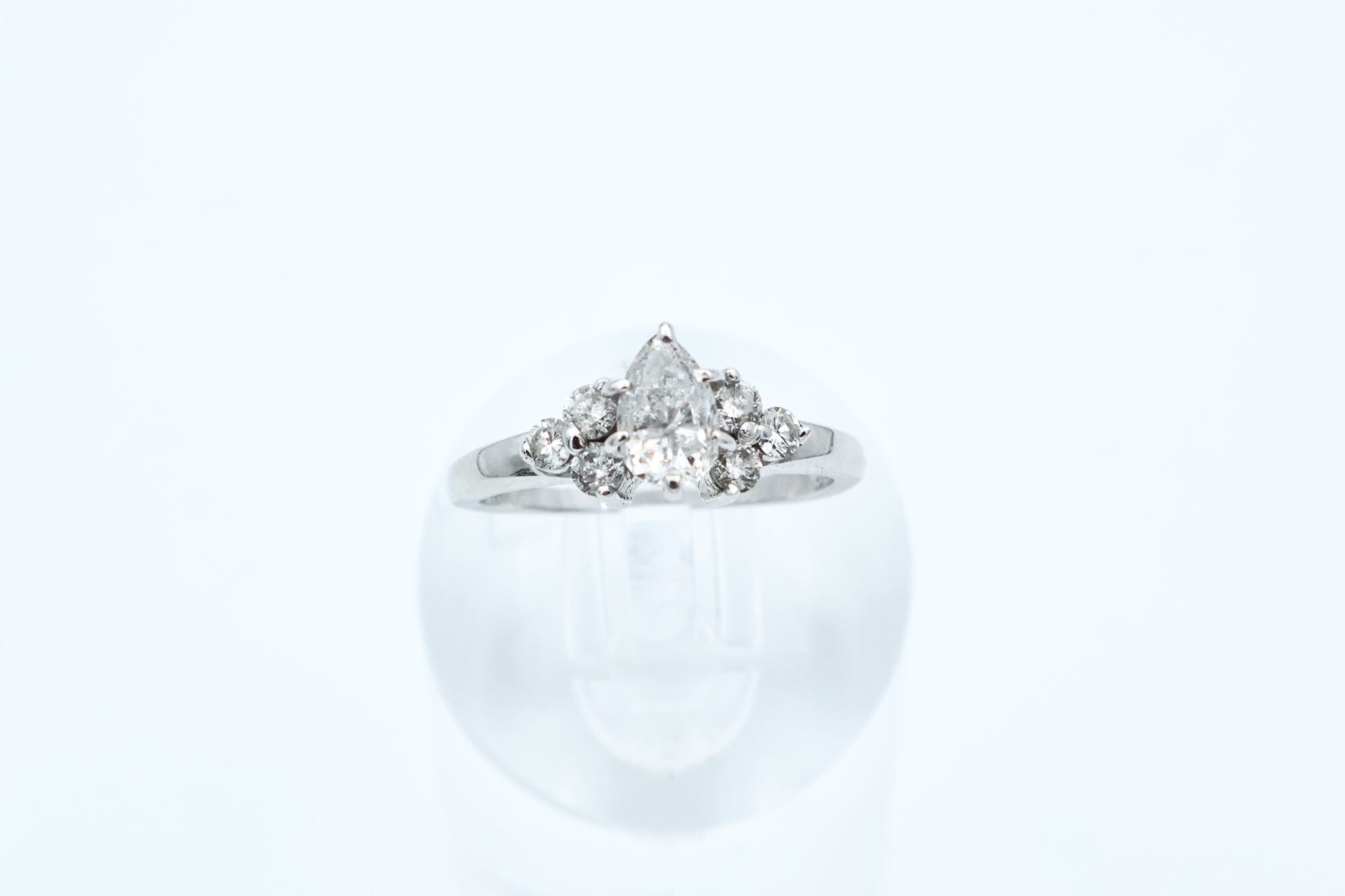 Ring i hvitt gull med diamant (0,45ct) - Bilde 2