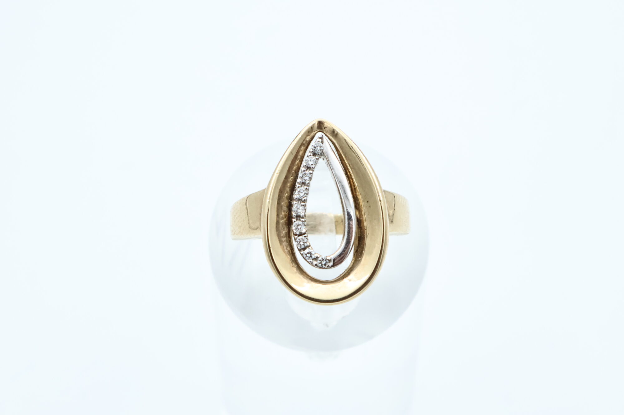 Ring i gult gull med diamanter - Bilde 2