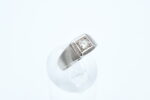 Ring i hvitt gull med diamant