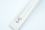 Anheng i hvitt gull med diamant (0,45ct)