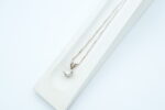 Anheng i hvitt gull med diamant (1,20ct)