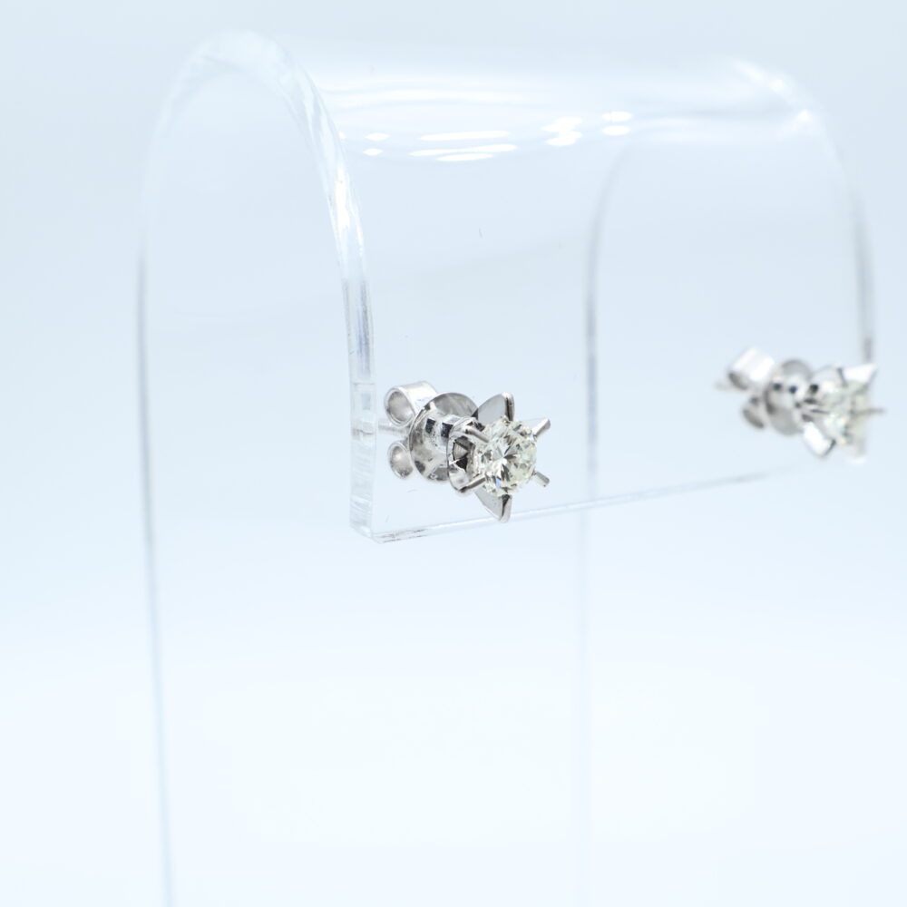 Ørepynt i hvitt gull med diamant (2x0.38ct)