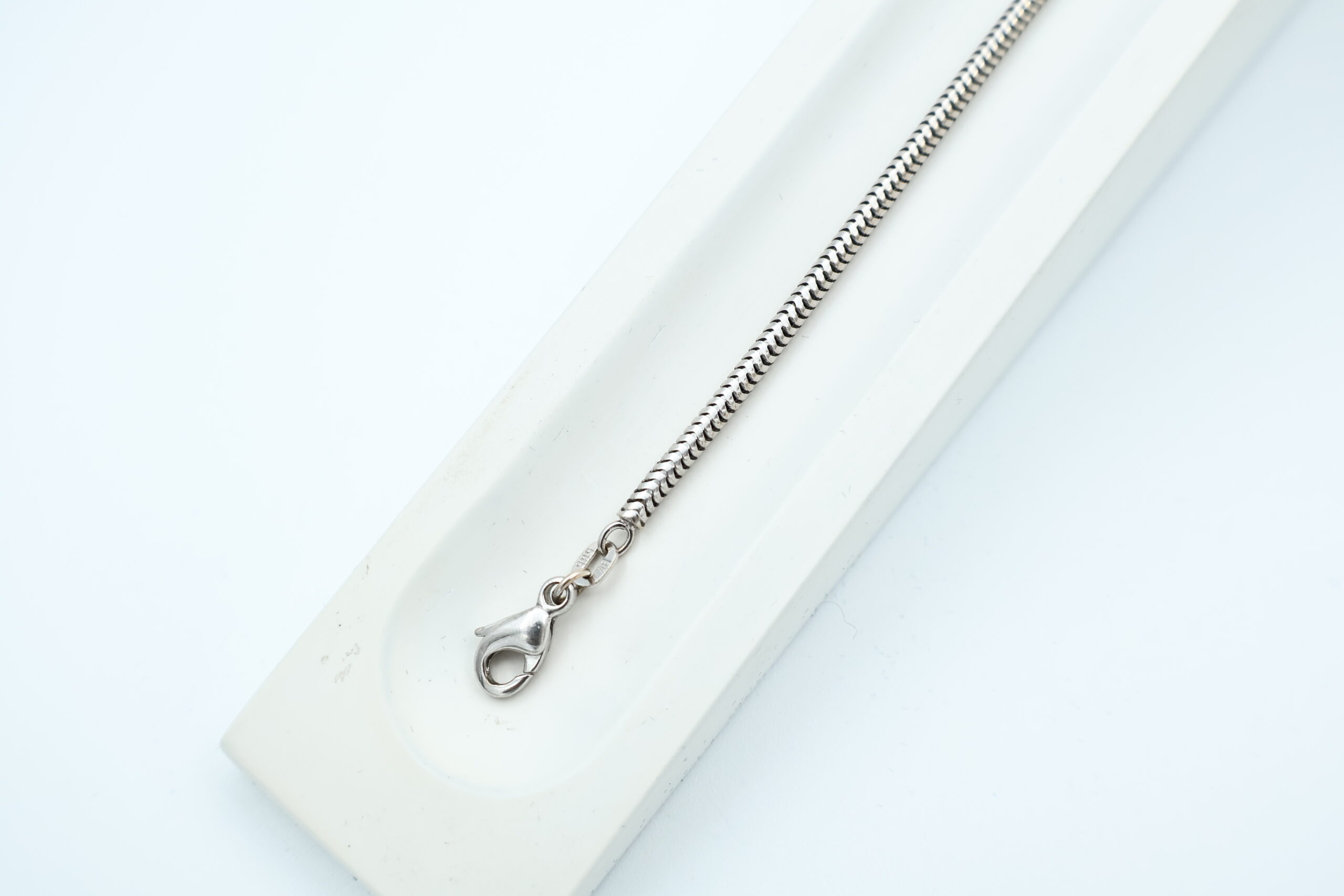 IMG_9660 Smykke i hvitt gull - Bilde 1