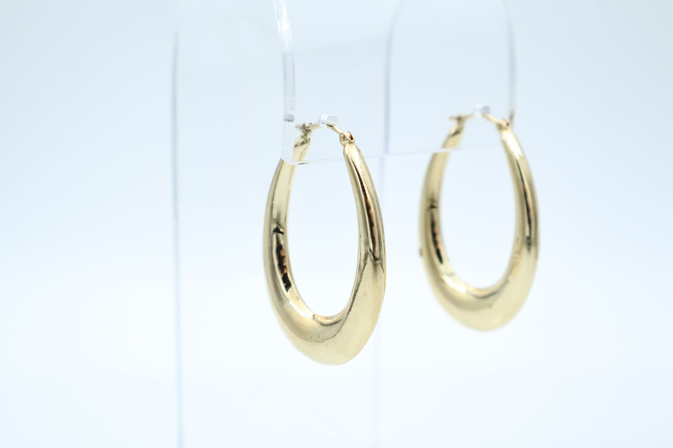 IMG_9742 Ørepynt i gult gull - Bilde 1