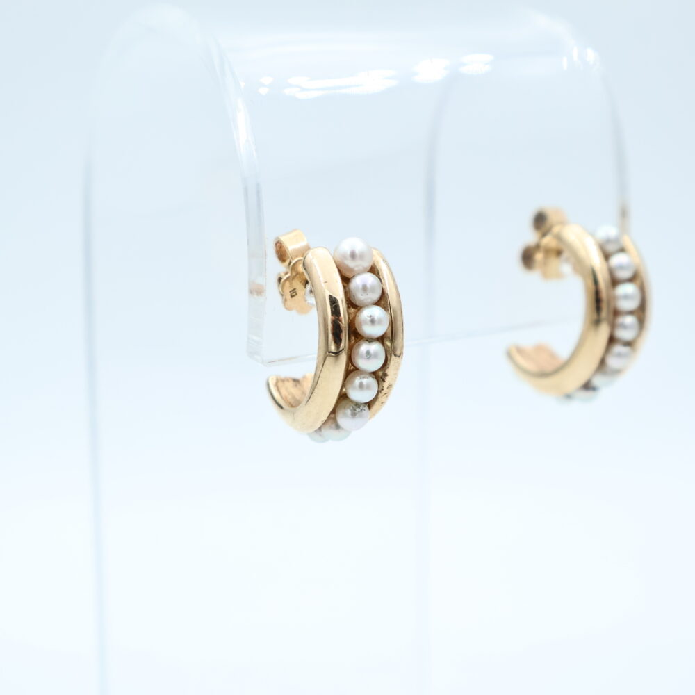 Ørepynt i gult gull med perler