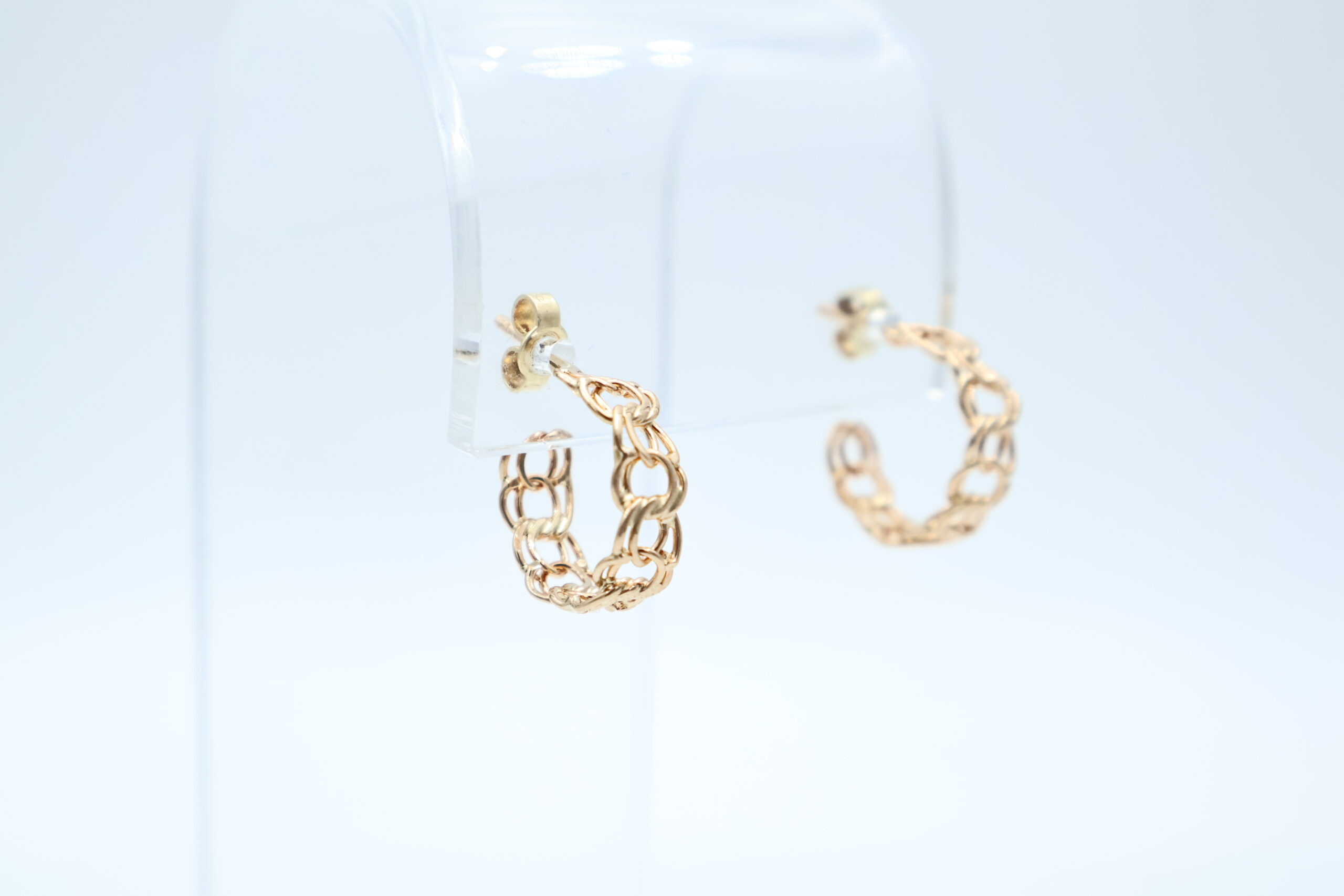 IMG_9922 Ørepynt i gult gull - Bilde 1