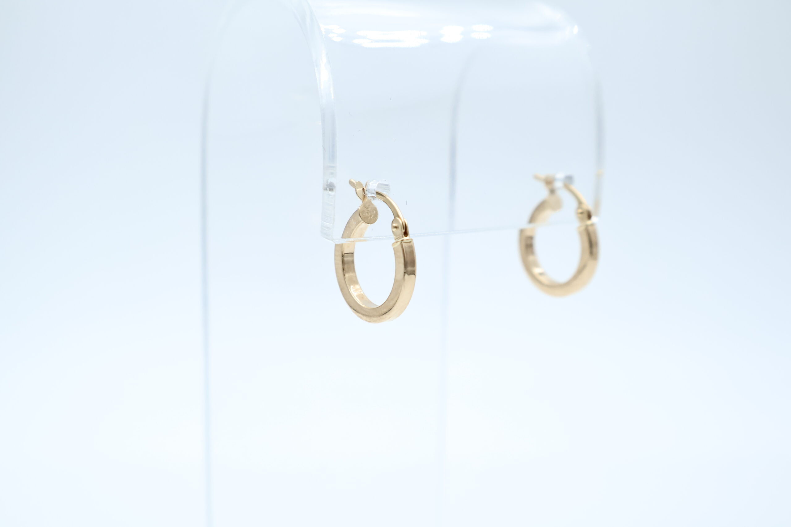 IMG_0211 Ørepynt i gult gull - Bilde 1