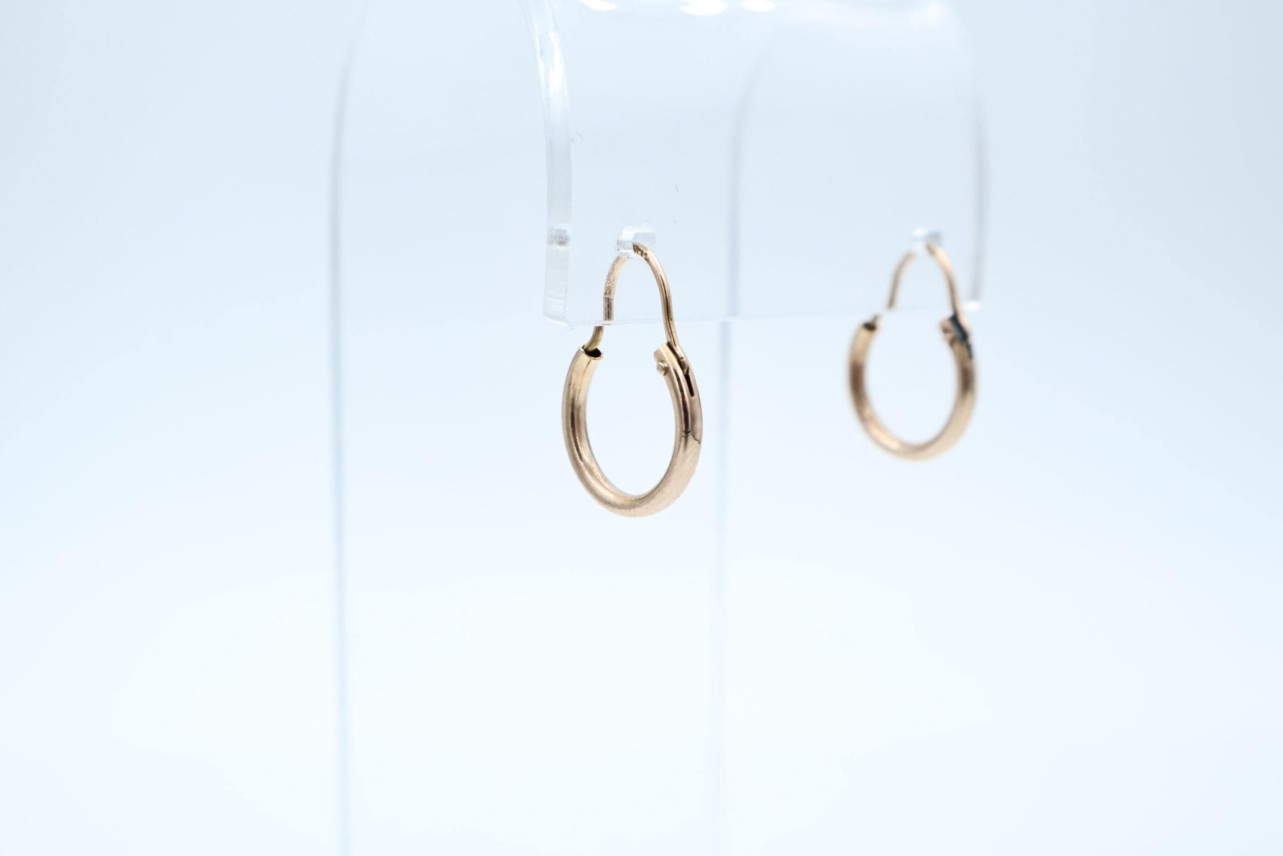 IMG_0237 Ørepynt i gult gull - Bilde 1