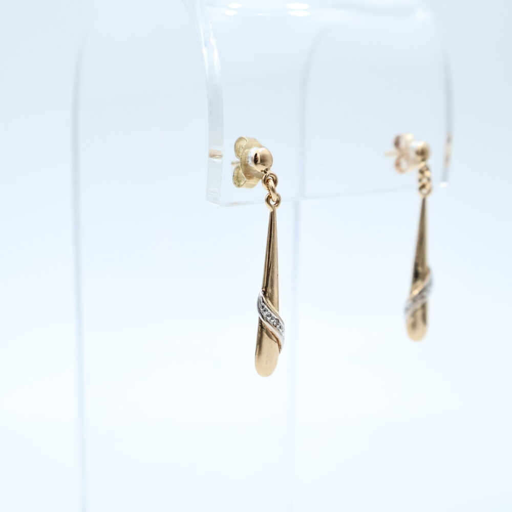 Ørepynt i flerfarget gull