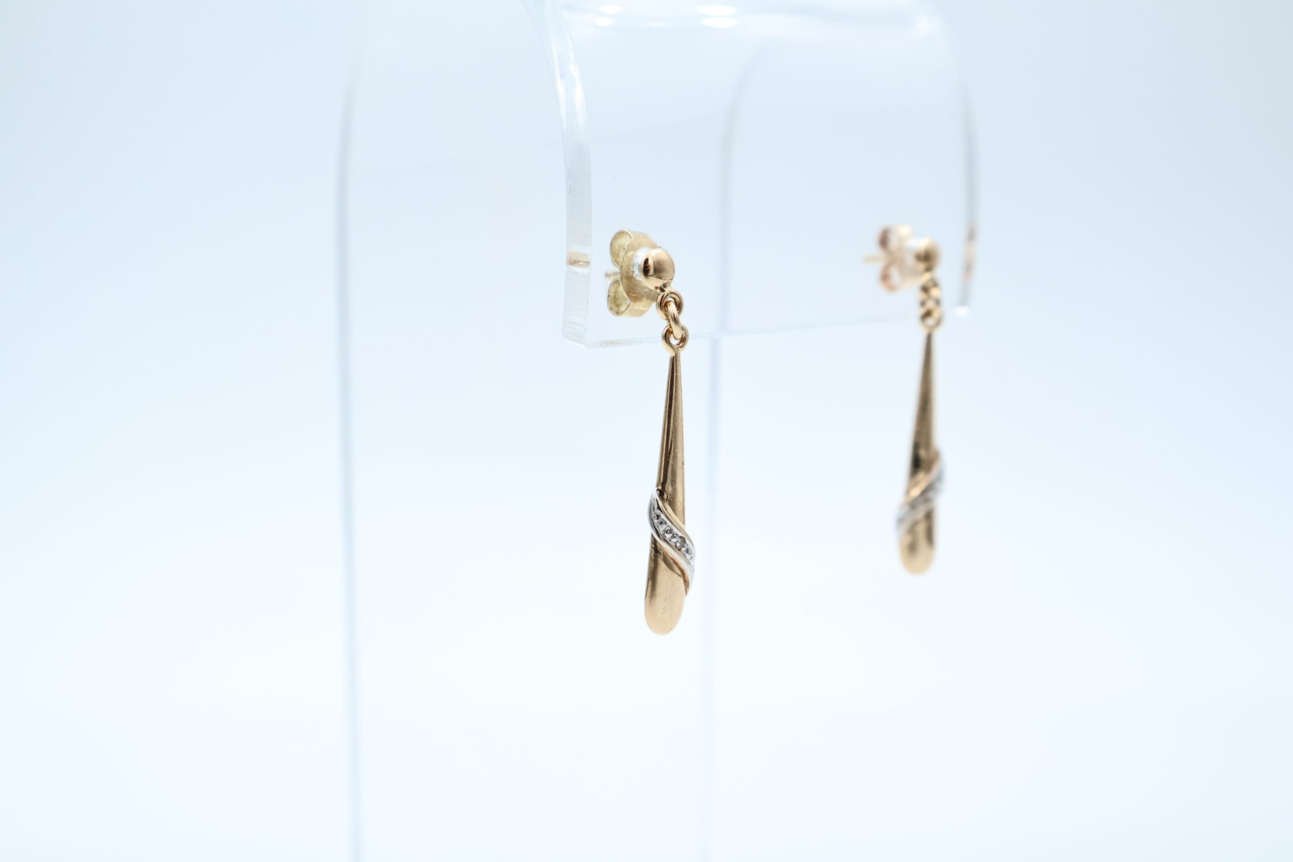 IMG_0253 Ørepynt i flerfarget gull - Bilde 1