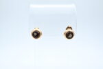 Ørepynt i gult gull med brun sten - Bilde 2