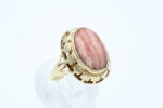 Ring i gult gull med rosa sten