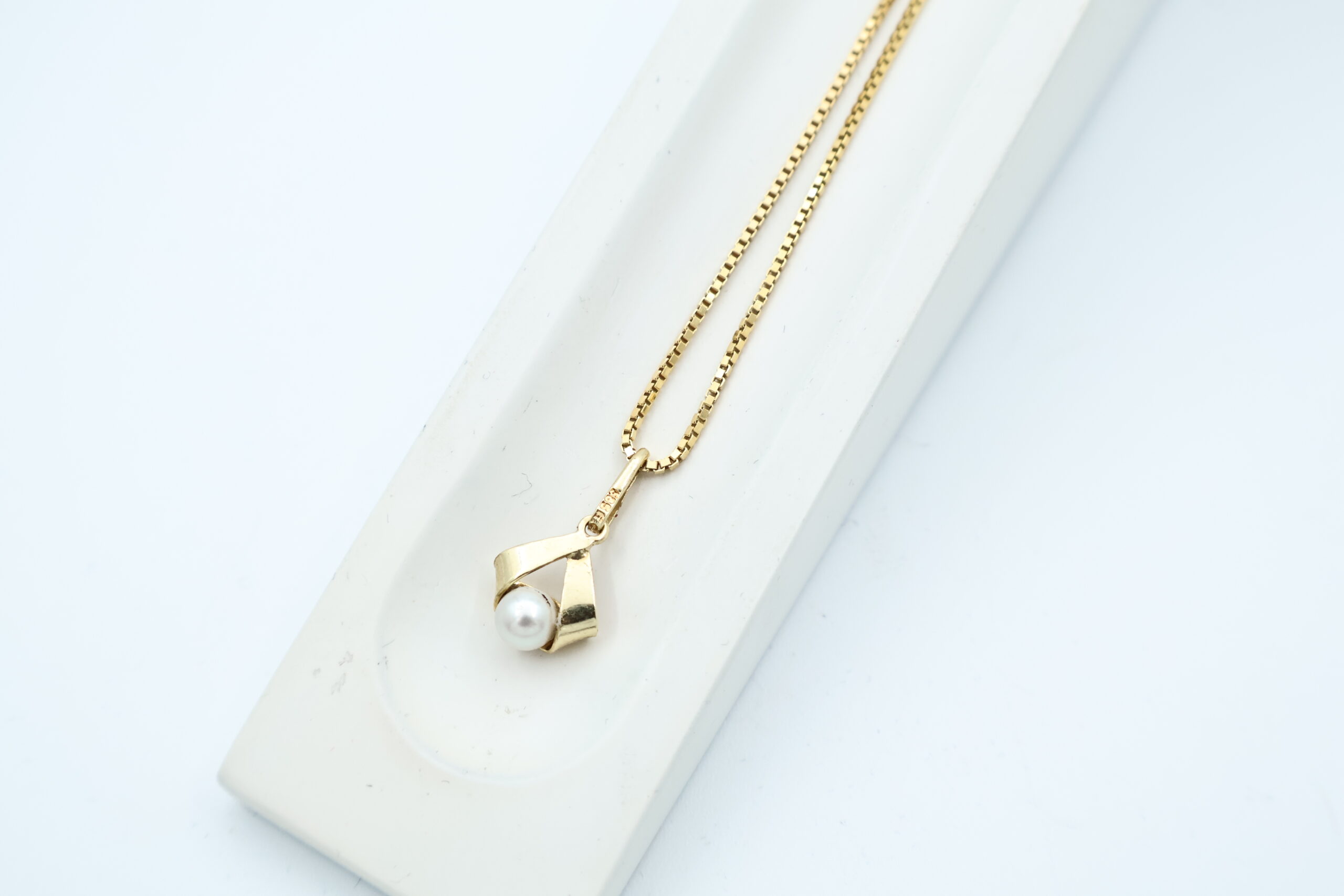 IMG_0497 Anheng i gult gull - Bilde 1