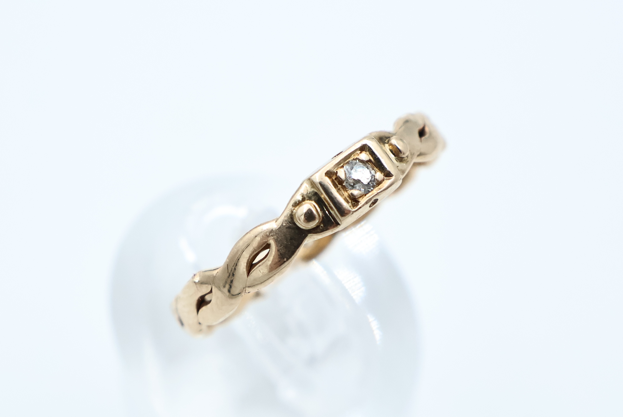 IMG_0605 Ring i gult gull med diamant - Bilde 1