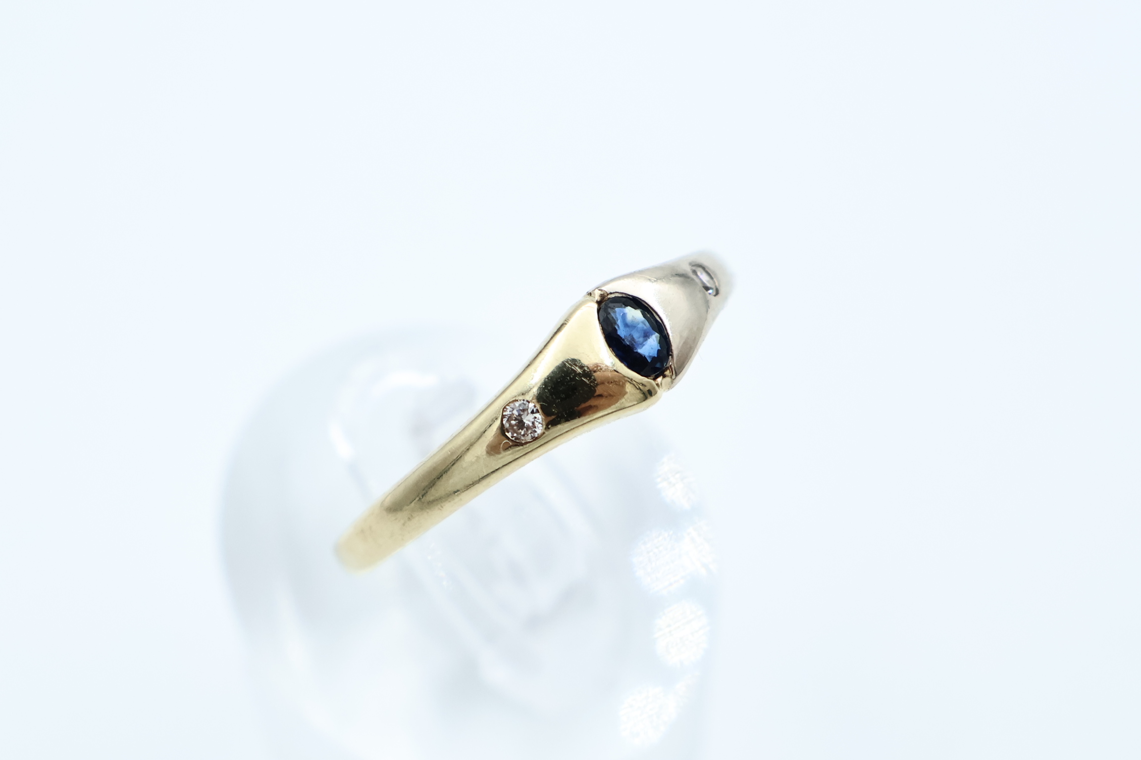 IMG_0611 Ring i gult gull med blå sten - Bilde 1