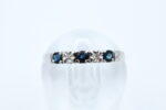 Ring i hvitt gull med blå sten og diamanter - Bilde 2