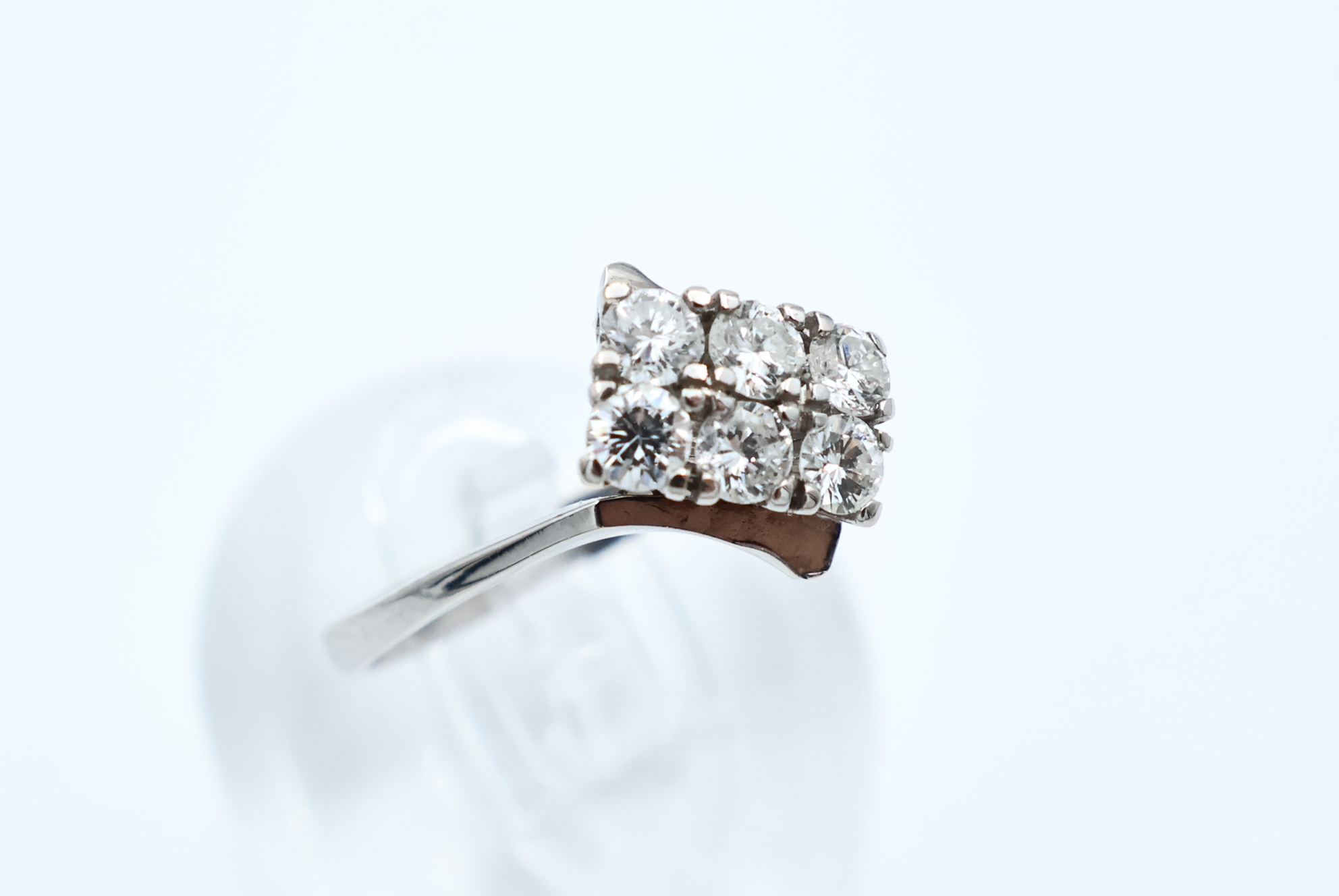 IMG_0709 Ring i hvitt gull med diamanter - Bilde 1