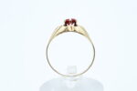 Ring i gult gull med rød sten - Bilde 3