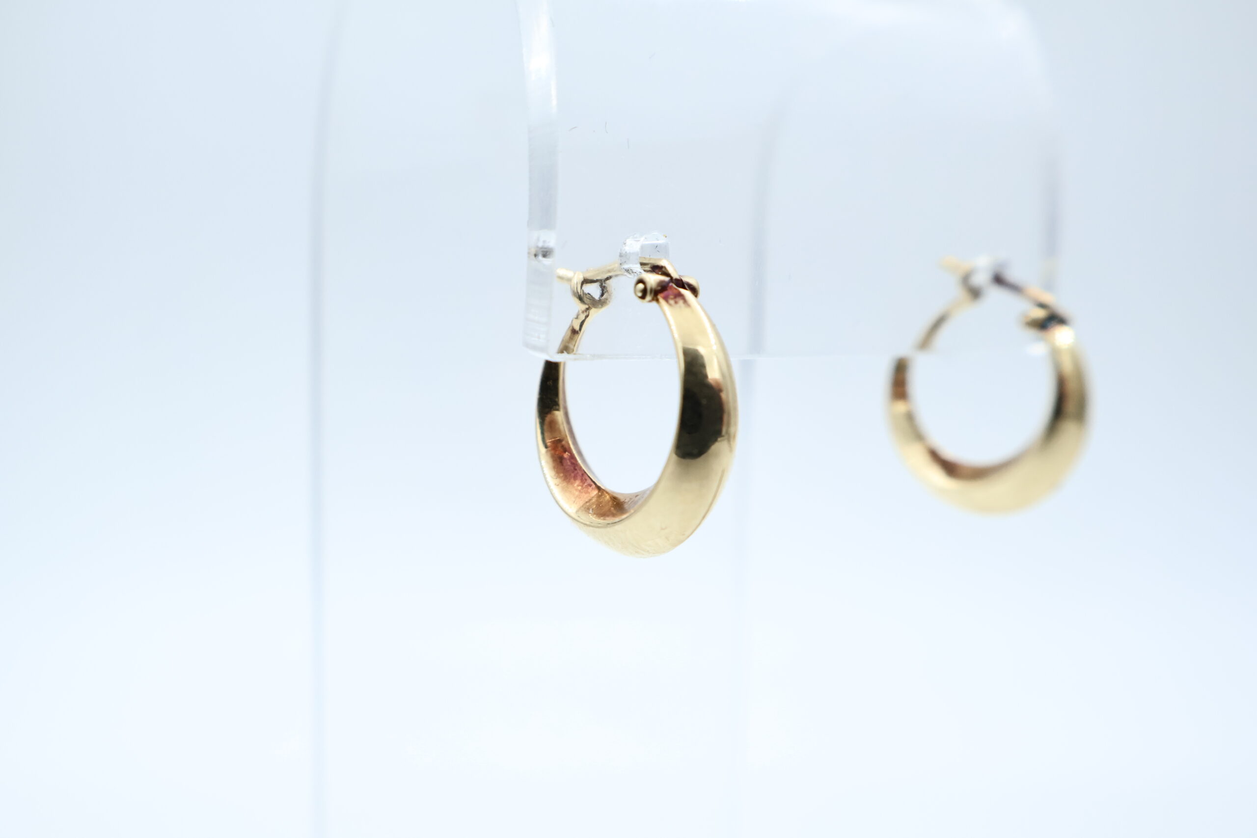 IMG_1404 Ørepynt i gult gull - Bilde 1