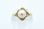 Ring i gult gull med perle - Bilde 2