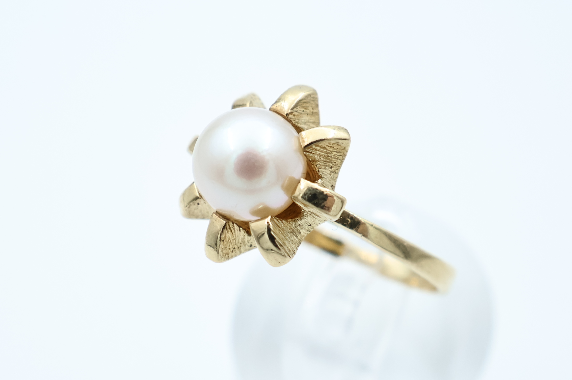 IMG_1465 Ring i gult gull med perle - Bilde 1