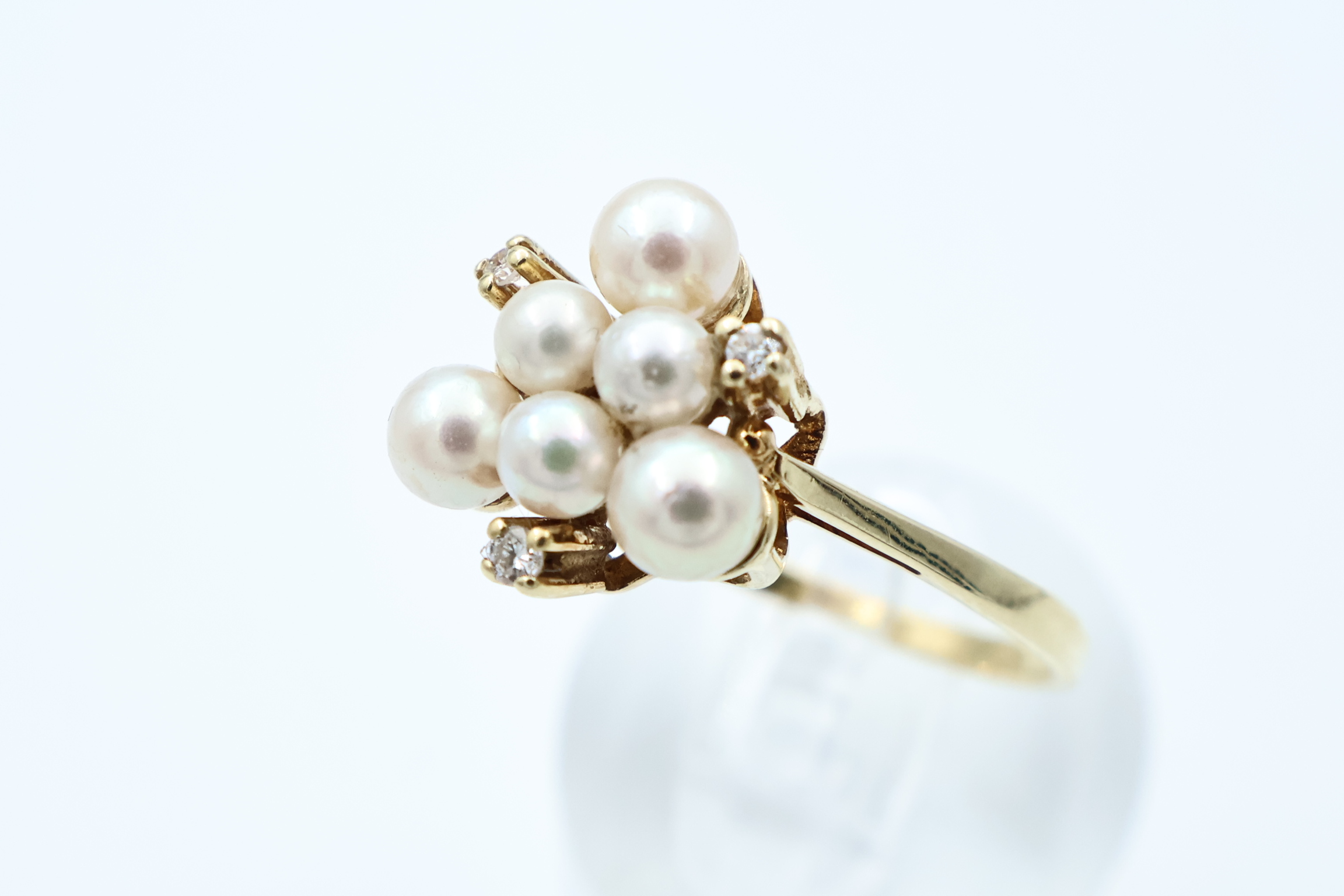 IMG_1474 Ring i gult gull med perler og diamanter - Bilde 1