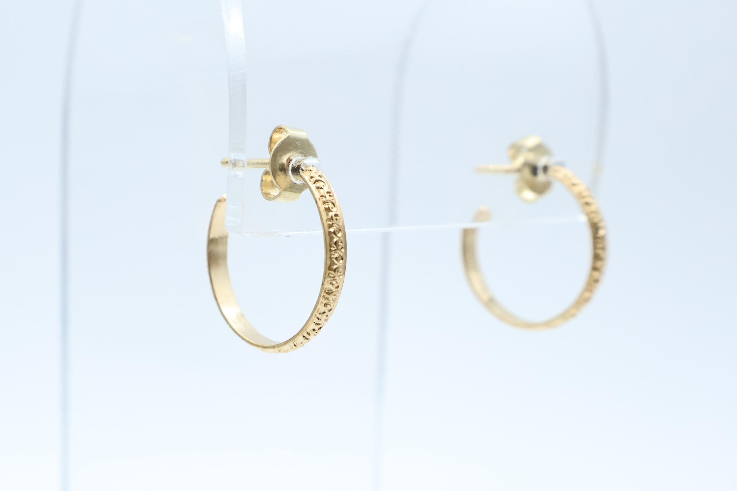 IMG_1818 Ørepynt i gult gull - Bilde 1