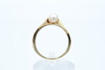 Ring i gult gull med perle - Bilde 3