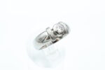 Ring i hvitt gull med diamant