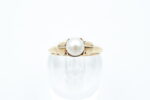 Ring i gult gull med perle - Bilde 2