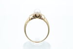 Ring i gult gull med perle - Bilde 3