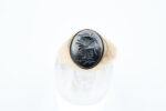 Ring i gult gull med onyx - Bilde 2
