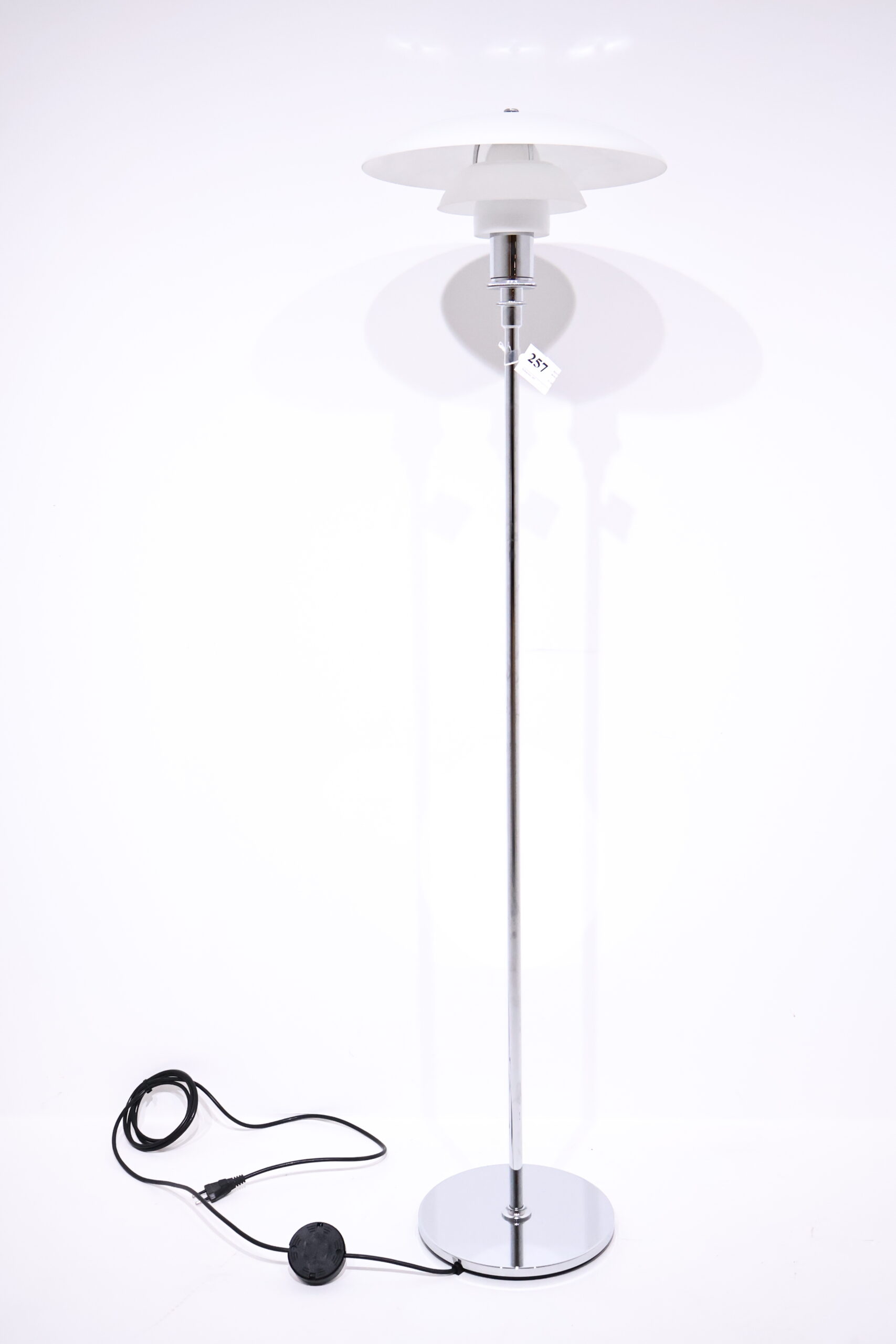 IMG_3509 (257) PH gulvlampe, H130 - dia: 33cm - Bilde 1