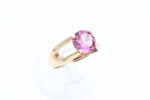 Ring i gult gull med rosa sten