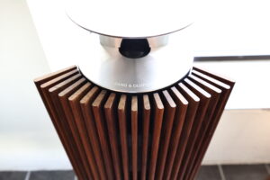(268) B&O Tv, Eclipse 65, 4K OLED tv + Beo høyttaler 2stk + subwoofer - Bilde 3